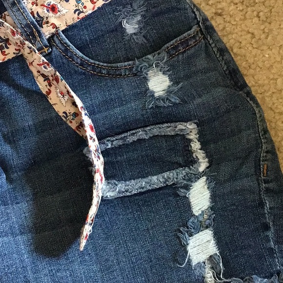 LC Lauren Conrad Jean shorts, size 10 - Picture 4 of 8